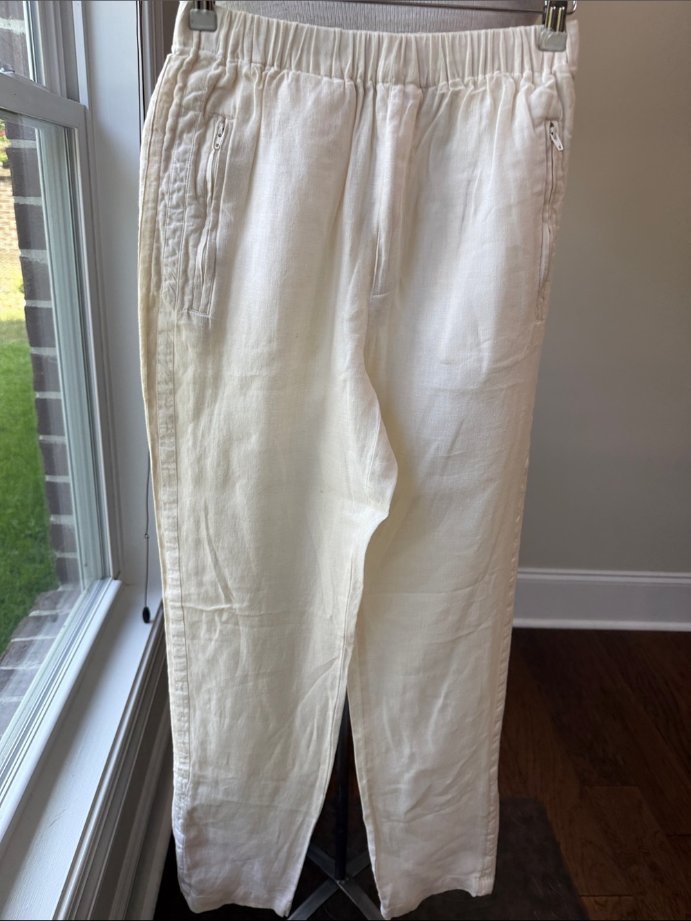 Relaxed  white Elastic-Waist Joggers with Zip Pockets